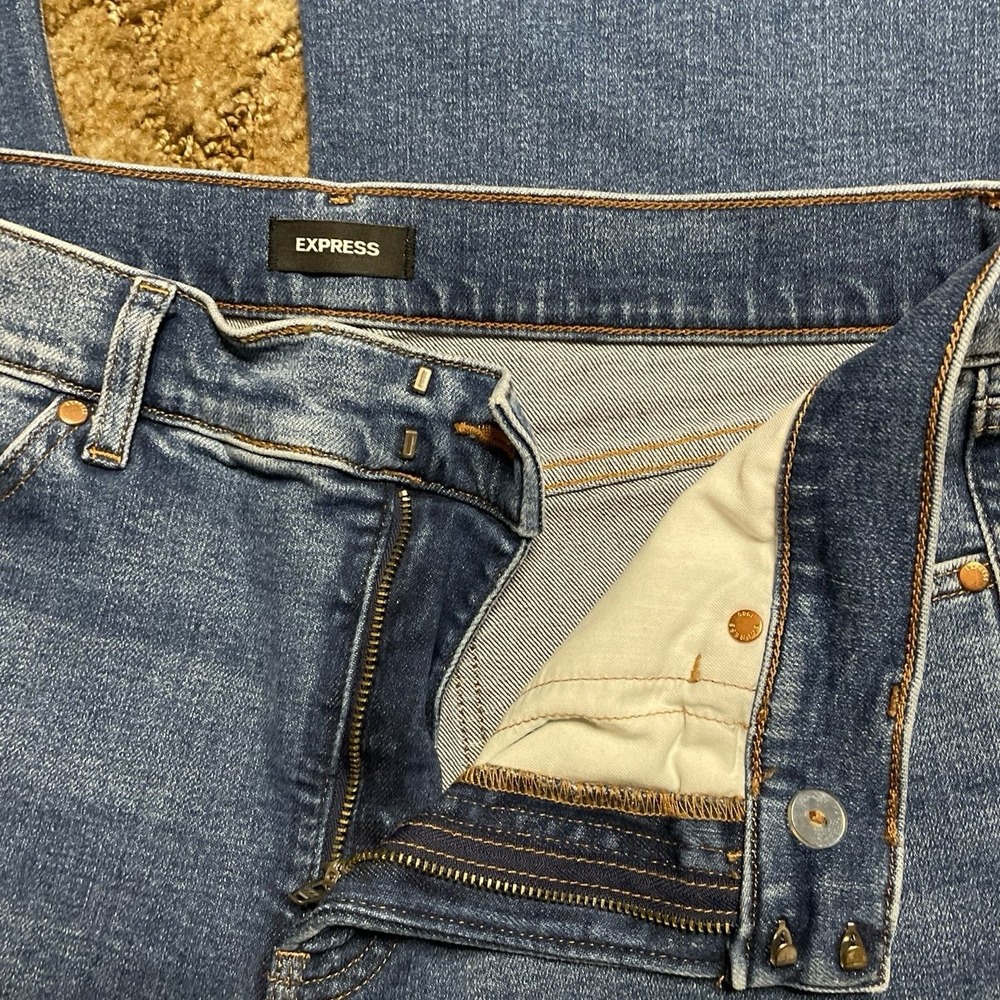 Express 70s Flare Mid Rise Stretch Jean Size 10 Short Woman's - Picture 2 of 7